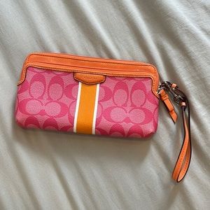 COPY - Coach wristlet